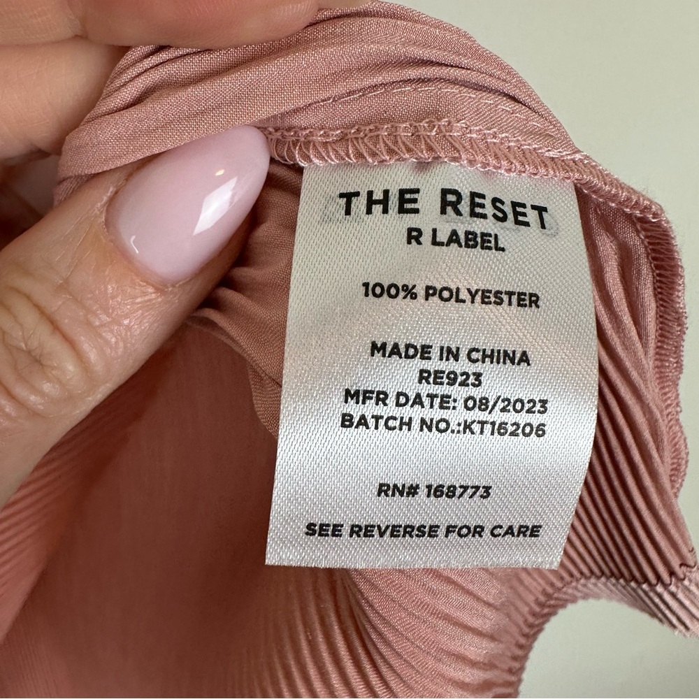 The Reset R Label Plisse Top - Picture 6 of 10